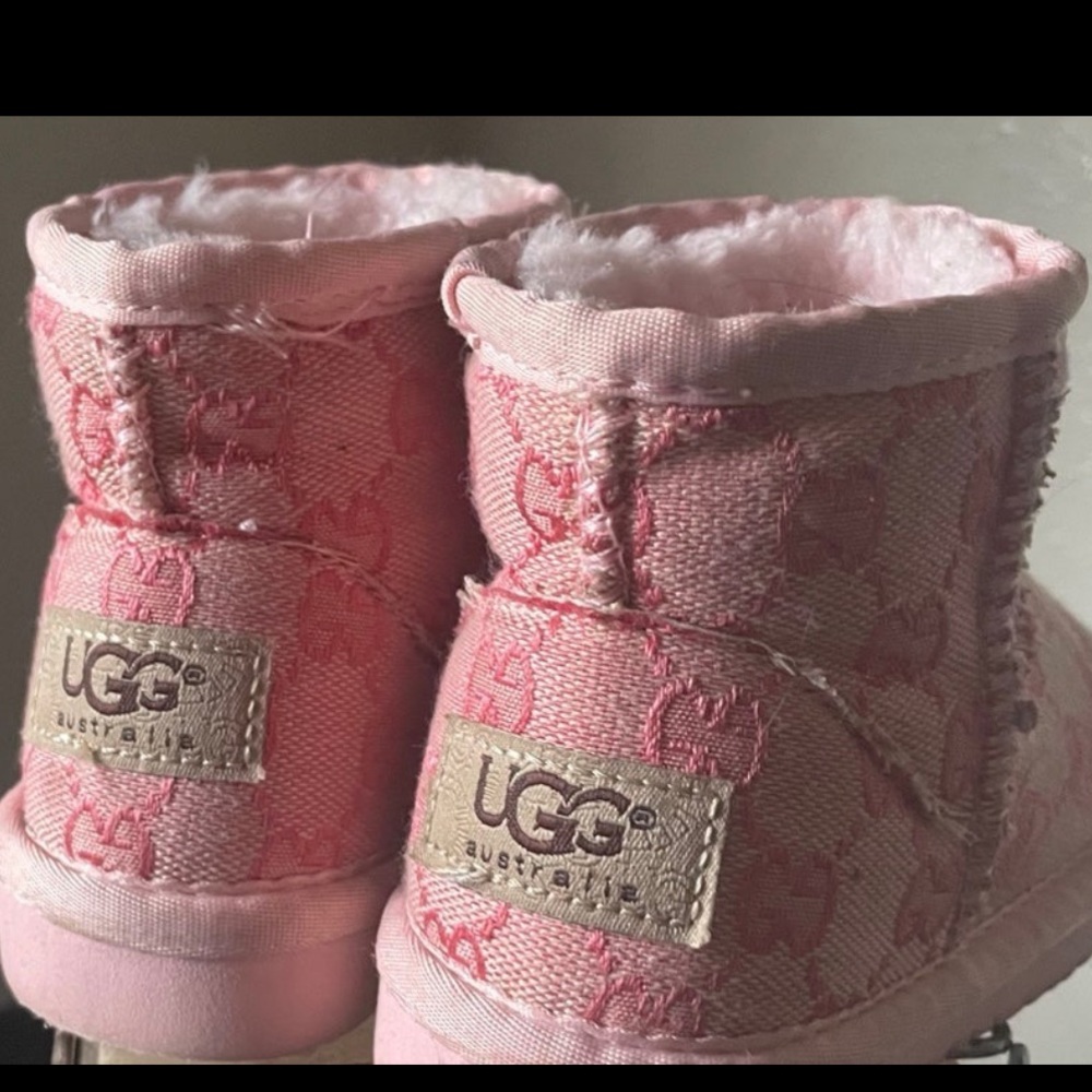 Pink toddler UGG Gucci boots
